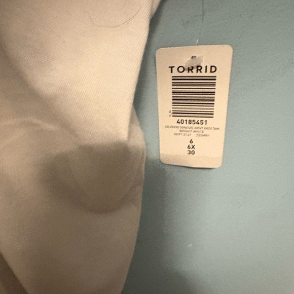 Torrid White V-Neck Women's Top 6x - Picture 3 of 4